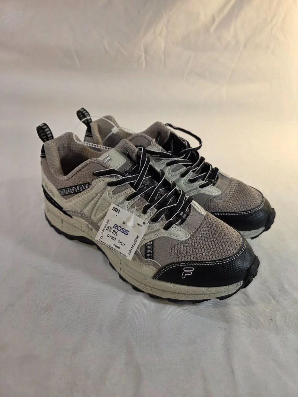 FILA Evergrand TR 21.5 Women’s 9.5 Gray Black Pink Trail Running Shoes